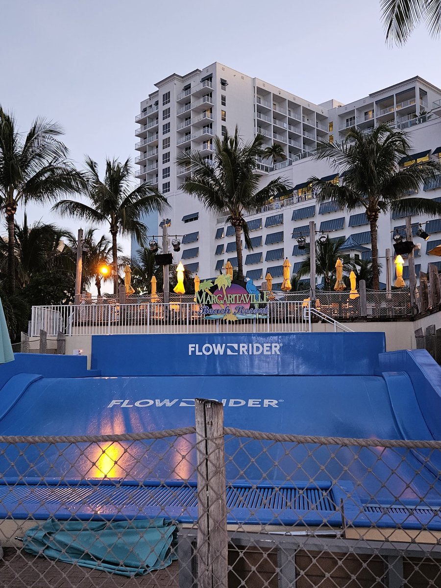 ChrisDelgado35's tweet photo. #HollywoodBeach #Florida #Vacation https://t.co/4VDshsw5IN