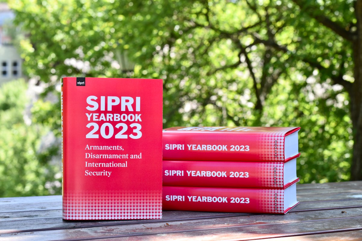 A key finding of #SIPRIYearbook 2023 is that the number of operational nuclear weapons started to rise as countries’ long-term force modernization and expansion plans progressed.

Read more ➡️ bit.ly/3MYIDxd