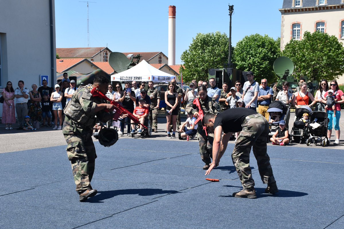 53eRT1's tweet photo. [#JPO]

Retour en images sur les journées portes ouvertes régimentaires sous le soleil de juin ☀️ Merci à tous pour votre présence tout au long de ce beau week-end !

#ArméeDeTerre #ArméeNation #JPO #Garnison

@armeedeterre @armeeszne @COMSIC_FR https://t.co/g11KBb5jY0
