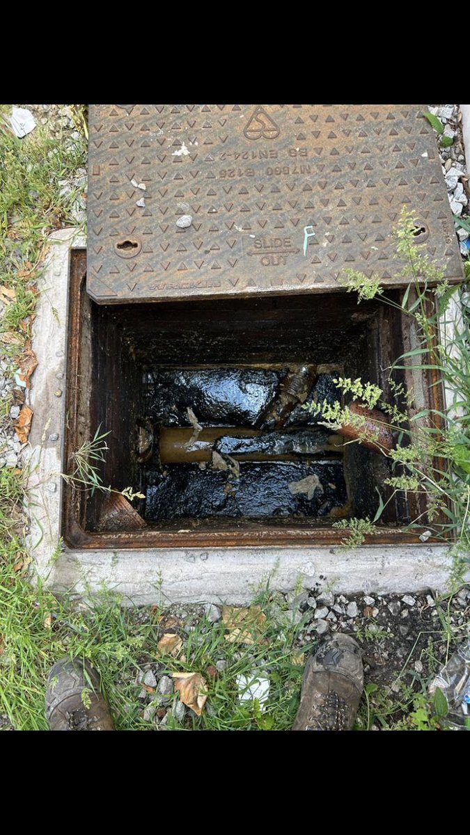 Drain unblock carried out in Stoke #blockages #blockeddrains #drainage #drainsfast #drainagesolutions
