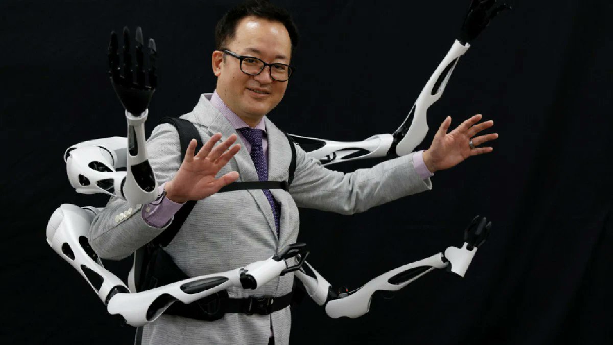 Gadgets360's tweet photo. Japanese researchers develop wearable robotic arms to enhance creativity
https://t.co/4VprWqbiep https://t.co/fGRzCatH12
