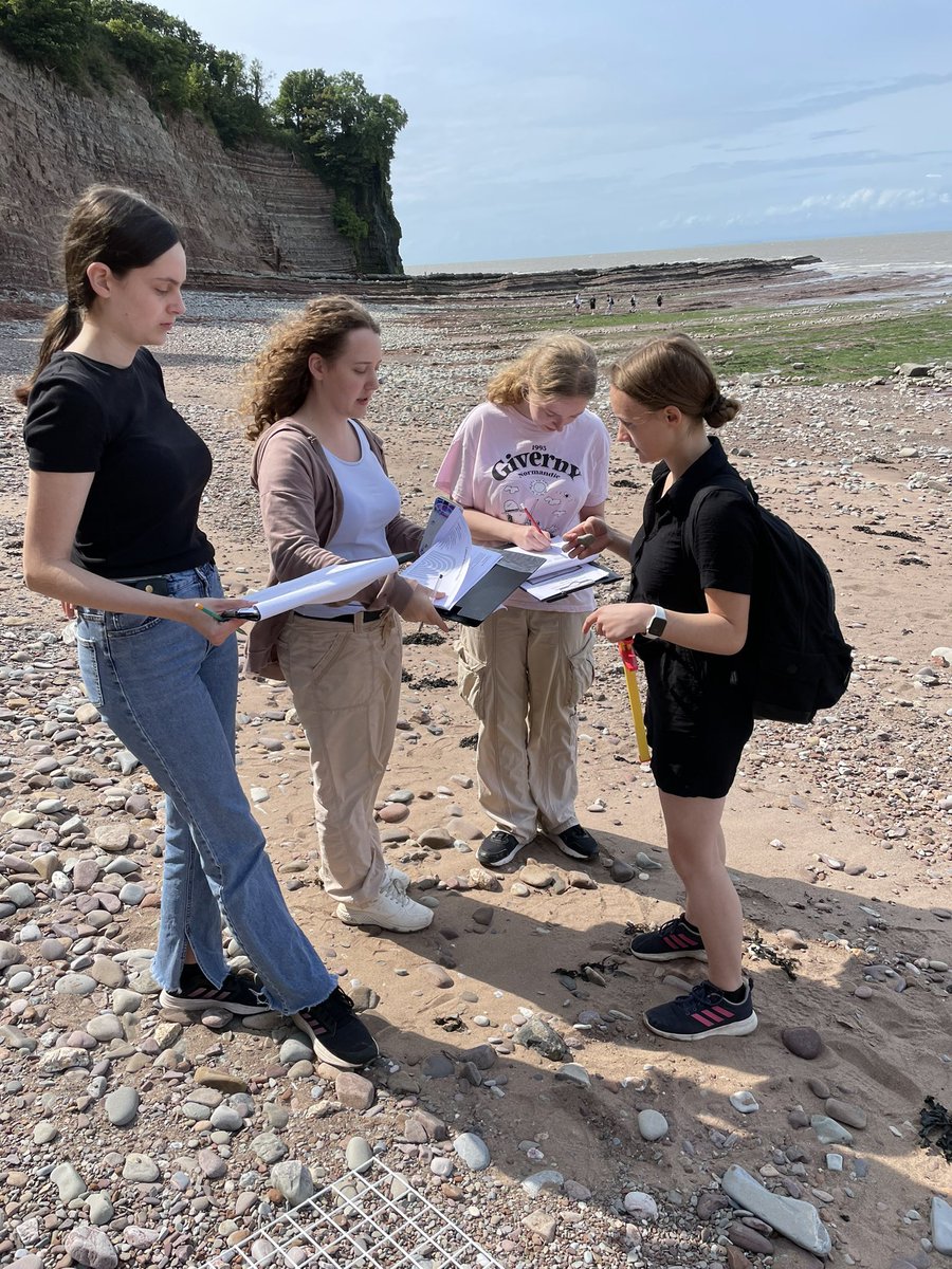 WyedeanGeog's tweet image. Yr 12 A Level Geography Residential Fieldtrip day one. Investigation into coastal morphology in St Audries Bay, Somerset. #fieldworkskills @WyedeanSchool #nationalfieldworkweek