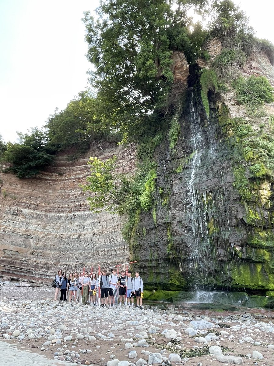 WyedeanGeog's tweet image. Yr 12 A Level Geography Residential Fieldtrip day one. Investigation into coastal morphology in St Audries Bay, Somerset. #fieldworkskills @WyedeanSchool #nationalfieldworkweek