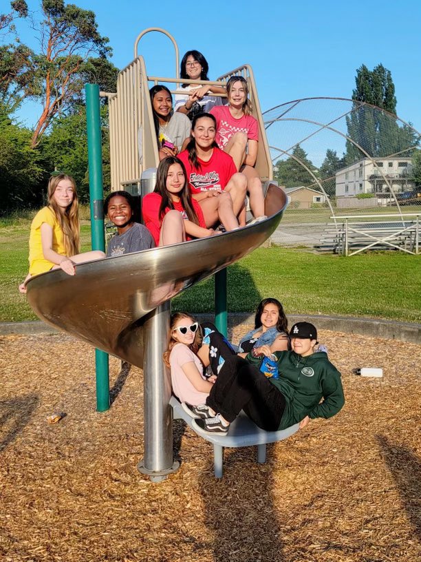 _fwnll's tweet photo. Juniors SB All Stars - team bonding picnic, getting ready for state! Game 1 is this Saturday 7/1 at 10:30am. 🥎🥎🥎 https://t.co/ElgqrkVzkc