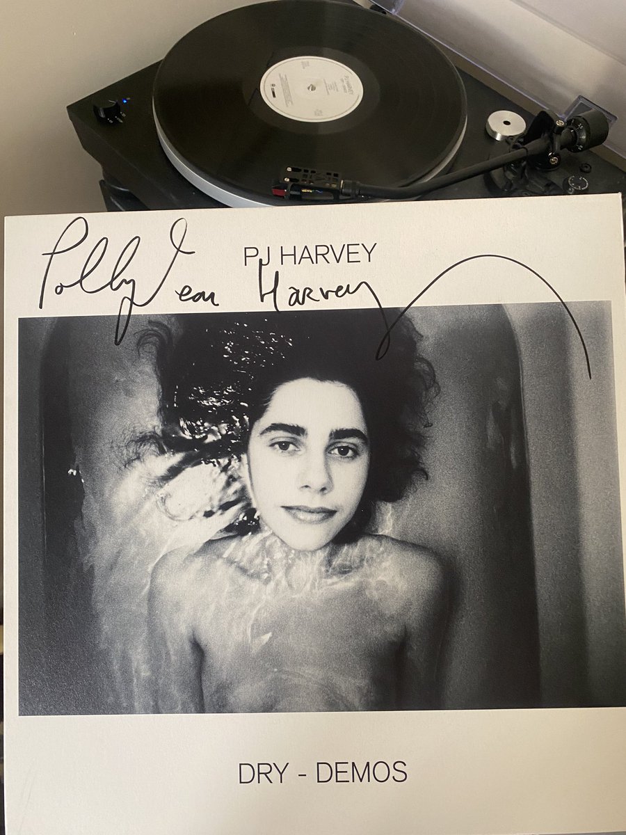 ‘Gonna wash that man right outta my hair…’ 

Tuesday Demo Tape (despite it being an LP…) 

PJ Harvey’s ‘Dry - Demos’
#NowSpinning 

🚿 🧼🤘🏻🎶