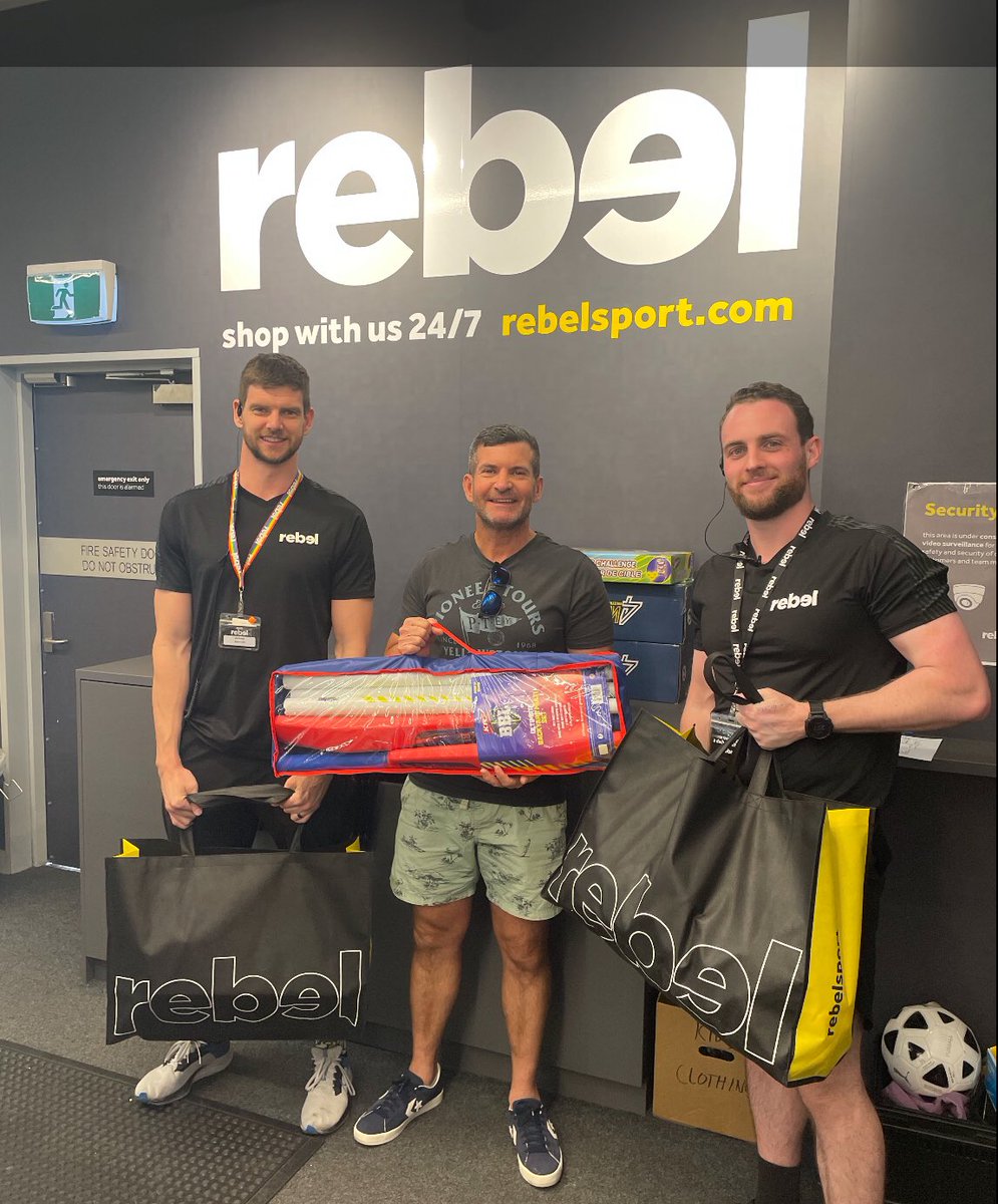 FernyHillsSS's tweet photo. A huge shout-out to #Rebelsport Everton Park for their Givebacks Money Program. We redeemed over $1600 in sporting equipment. Students will love the 150 handballs that were collected! Thanks  also to Ferny Hills parents, caregivers &amp; community for supporting our great school. https://t.co/OMEgQaG0mt