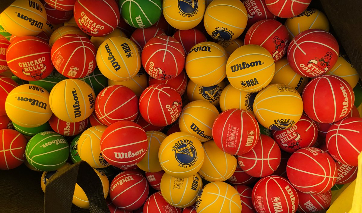 FernyHillsSS's tweet photo. A huge shout-out to #Rebelsport Everton Park for their Givebacks Money Program. We redeemed over $1600 in sporting equipment. Students will love the 150 handballs that were collected! Thanks  also to Ferny Hills parents, caregivers &amp; community for supporting our great school. https://t.co/OMEgQaG0mt