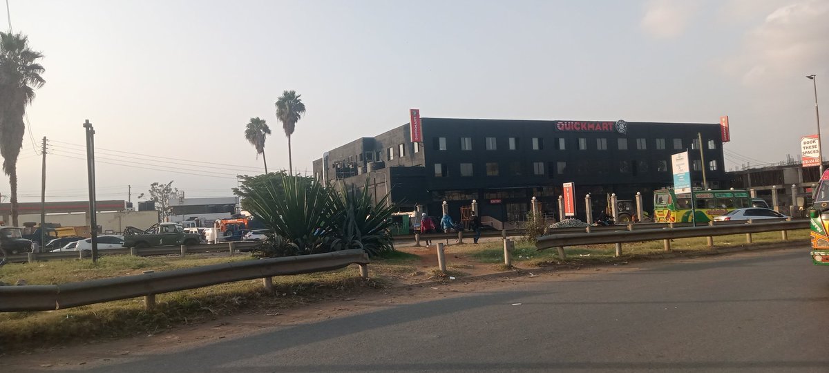The building that is at the interchange between Outering Road and Kangundo Road will house Quickmart Supermarket.  Via @UmojaNews @KenyanTraffic