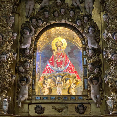 El Centro de Interpretación Virgen de la Montaña de Cáceres es un espacio único que ofrece a los visitantes la oportunidad de sumergirse en la historia y devoción que rodea a la patrona de la ciudad.
Recientemente, la cofradía de la Virgen de la

bit.ly/42UkygZ