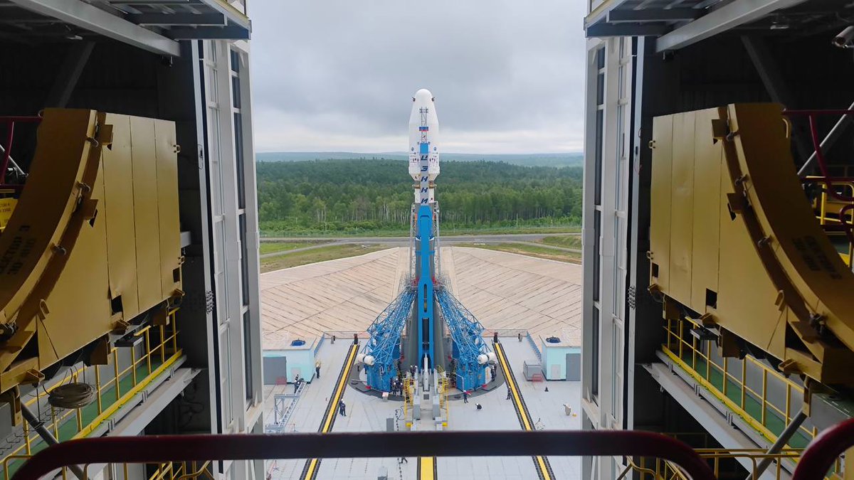 RevesdEspace's tweet photo. 📢 Jour de lancement
🚀 #Soyouz 2.1b
🛰 Satellite de météorologie #MeteorM n°2-3 + 42 autres petits satellites
⏰ 11h34 UTC
🌎 Vostochny, Russie
📷 Roscosmos
📺 https://t.co/6NFuvjyEOa https://t.co/7TnDLVoaif