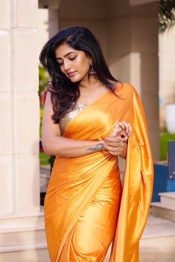 Fzm6RLNXoAAB8Ym?format=jpg&name=900x900