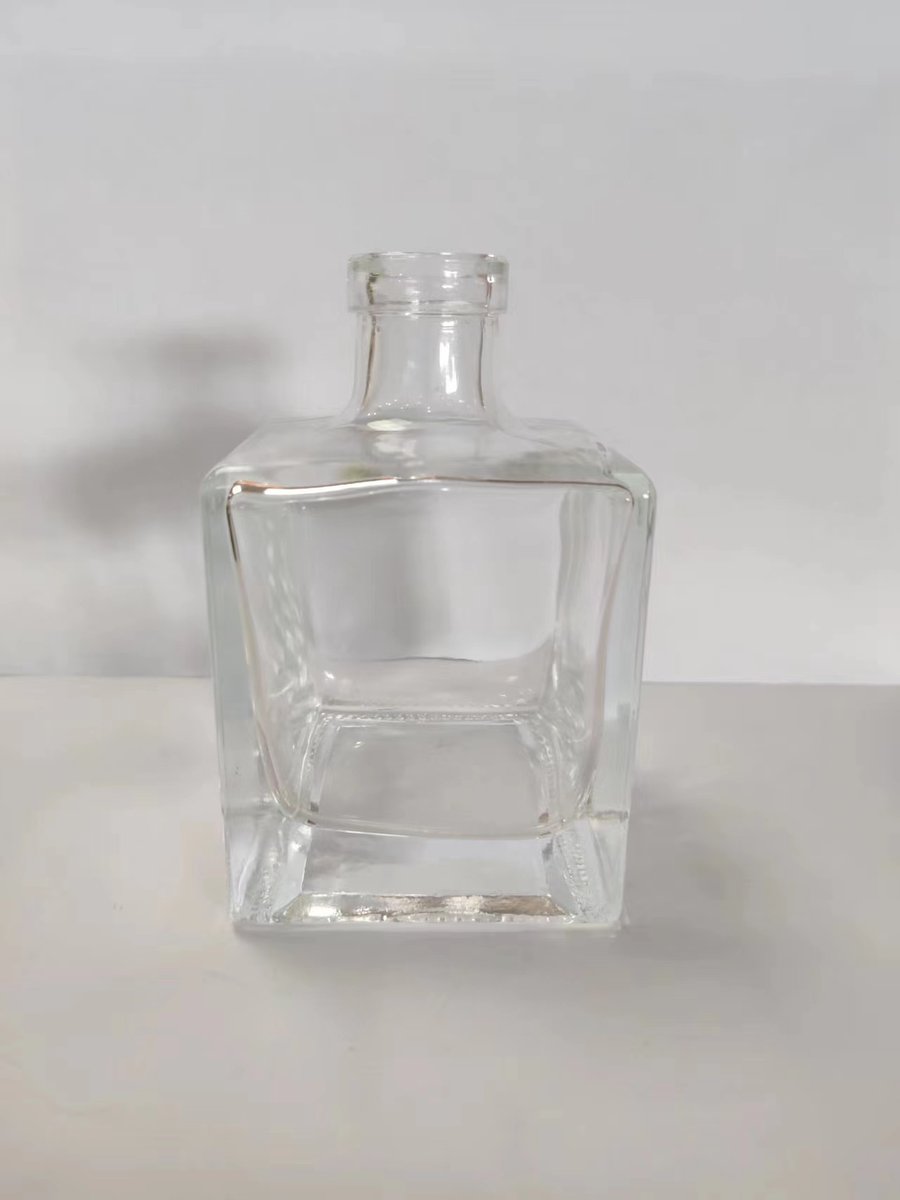 LEO57873094's tweet photo. 100ml，200ml，500ml in stock.
2000ml is in production.
#manufacturer #customized #glassbottle #fragrance #container #processing #luxury #colors #wine #logos
#glasswear #aroma #aromatherapy #scentsy #perfume #fragrance #china #packaging #glasscontainer #nailpolish #cosmetic https://t.co/pffpnH2qZq