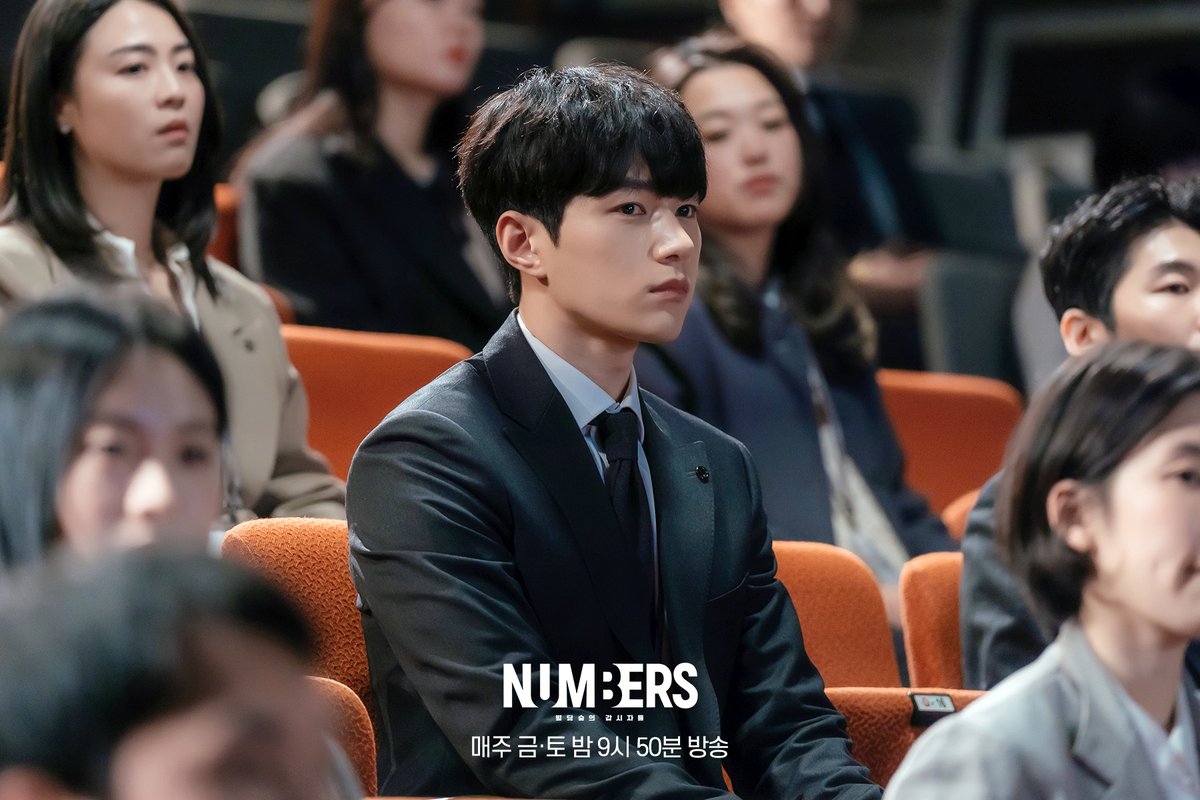 mbcdrama_pre's tweet photo. 태일회계법인 뉴스텝 사내 교육🏢
실력도 비주얼도 단연 원탑 ♡(*´ ˘ `*)♡

거대 회계법인의 부조리에 맞서
정의를 실현해가는 휴먼 오피스 활극
#넘버스 #넘버스_빌딩숲의감시자들
매주 금토 밤 9시 50분 방송💼

#김명수 #엘 #최진혁 #최민수 #연우 #김유리 #서은우
#mbcdrama #MBC금토드라마 #MBC https://t.co/M0knEMCUb6