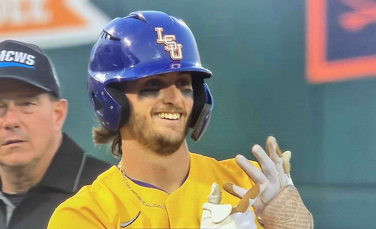 cbranch89's tweet photo. Imagine not loving LSU https://t.co/fErKvau5BJ