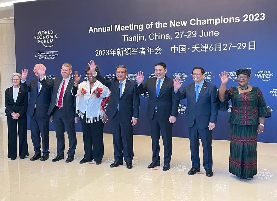 Premier Liqiang with distinguished foreign guests at #Tianjin