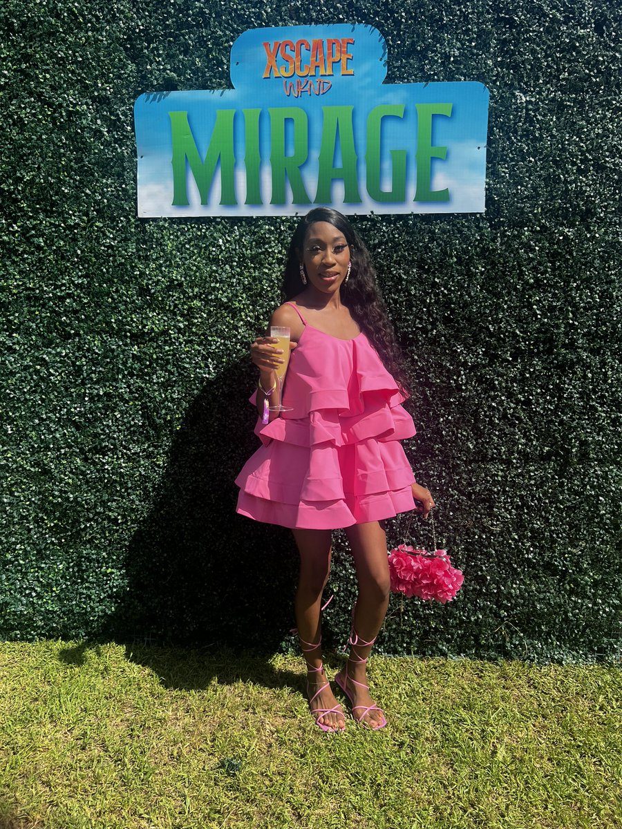 Kindykinz's tweet photo. Pretty In Pink 💗
#xscapewknd https://t.co/jce2kJcQrp