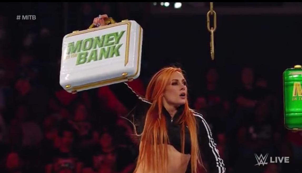 air9567's tweet photo. It looks perfect. We need it. #maninthebank #WWERaw https://t.co/5dYcgfCk0V