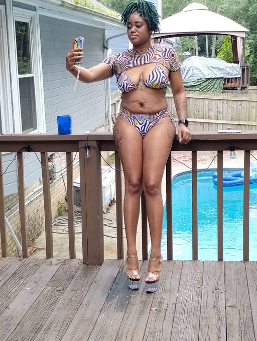 RT if you would fuck? 😋😋 https://t.co/X8d1VW1hAe