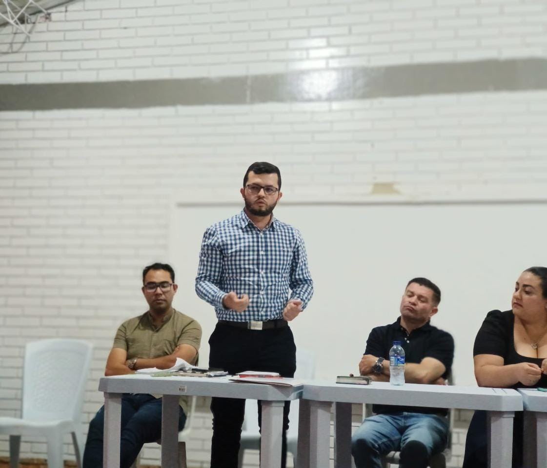 Alejandrocp_'s tweet photo. 📣#LaAscensiónAvanza | Gracias al trabajo en equipo se logró recursos para dos vías en #SanBernardo.

El @PartidoMIRA  agradece a la Administración Municipal y a la JAC por su organización y responsabilidad.📝

Seguiremos adelante para fortalecer la incidencia en el territorio.💯 https://t.co/Winhi0opPF