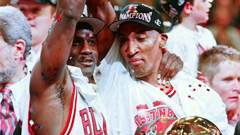 I'm doing a #NBAfinals re-watch & right now I'm in '9⃣7⃣.

After #Jordan winning His 5th ring & 5th finals MVP, He started the speach to talk that #Pippen should be co-MVP, they R a tandem & You can't separate them.

Men...what happen to that @ScottiePippen?

#NBApl #BullsNation