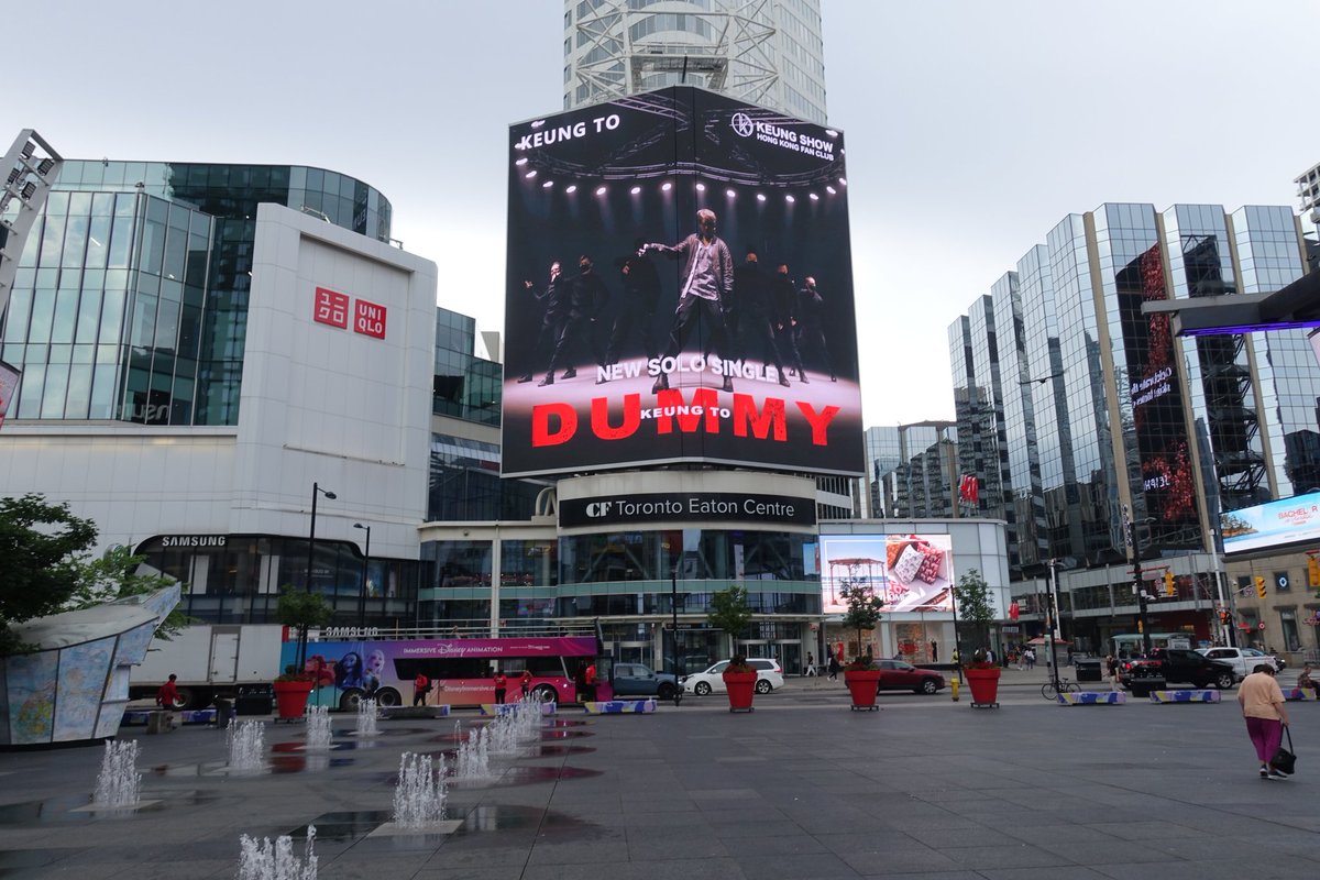 KeungToCanadaFC's tweet photo. Keung To's newest single's, DUMMY, promo at Toronto Eaton Centre.
#KeungTo
@Keungshow_hkfc
@MIRROR_weare https://t.co/Wcq5PFU0Rg