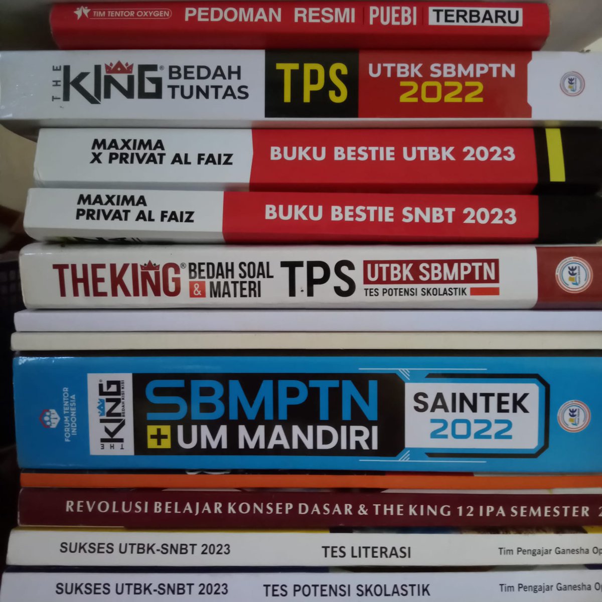 chocoltzzzz's tweet image. How to get 700++ score UTBK - SNBT padahal si ranking 23 di kelas awokawok

A thread (?)