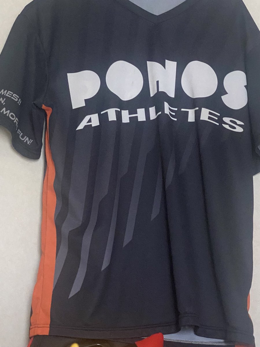 orange____boy's tweet photo. 俺がクラロワリーグ2年目のBenzerとの試合でランバル使ってた時に着てたユニフォーム欲しい人いたらあげる https://t.co/5u19J4ESni