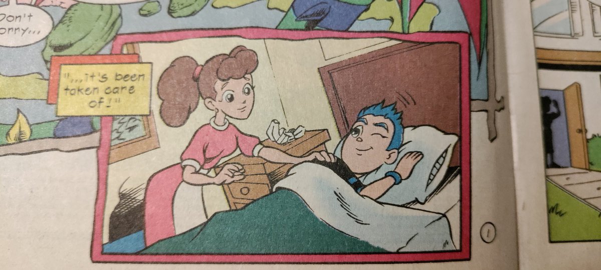 Cubemun's tweet photo. I forget who, but someone asked wtf was on Elliot's nightstand in issue 2 of the Archie NiGHTS into Dreams comics.
I believe it's the remains of his alarm clock from issue 1. Looks more like a sad clay banana sculpture a kid would make in art class, though.
#NiGHTSintoDreams https://t.co/hk4vC7HC2c