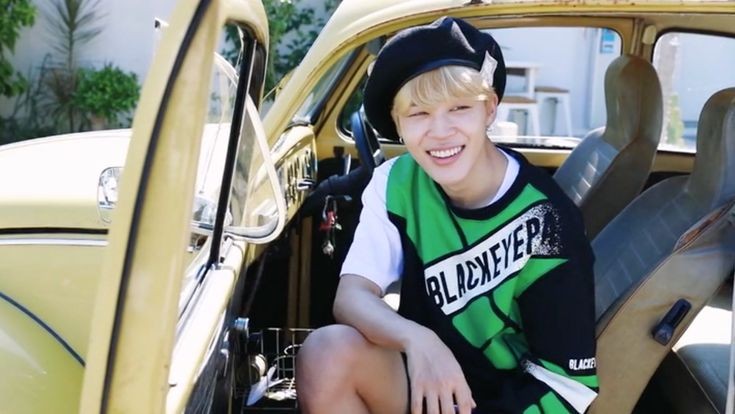 ㅤㅤHoje tive uma experiência interessante nesse mundo mundano, apesar de saber pilotar carros mágicos, nunca tinha tocado em um carro desse, quem dirá um fusca. A senhora Yuko Ichihara tinha razão que eu iria me divertir, mas não imaginava que viraria seu motorista por um dia.