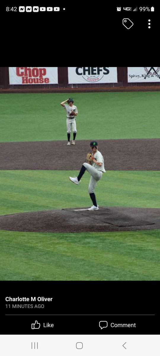 Braves17Scout's tweet photo. Ryan Thomas (2025, RHP, OF) This kid was lights out this weekend on the mound and at the plate.
160 pitches in 2 appearances over 4 days, 6H, 2 ER, 9Ks, 1.35 ERA, 10 IP
Batted .462, 6H, 3B, OPS 1.149.  
@RyanThomas2344 @central_scout @VarsityVirgini1 @BUncommitted https://t.co/Z4NPR7YnxQ