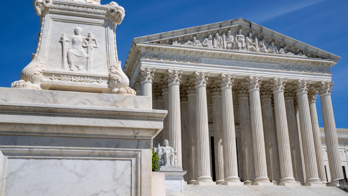 TheRoot's tweet photo. Supreme Court Has Allowed Louisiana Congressional Map To Be Redrawn To Add Mostly Black District https://t.co/khONubVKcg https://t.co/3DShfiyUoB