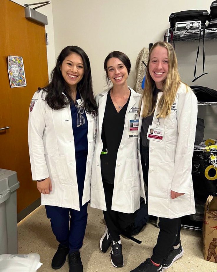 A big welcome to our new #interns who started today <a href="/UChicagoMed/">UChicago Medicine</a> <a href="/uchicagosurgery/">UChicago Surgery</a> 🤩 <a href="/LaurenPinzas1/">Lauren Pinzás (she/her)</a>, Kaitlin, and Claire are ready to get to work!  #ENT #MedTwitter #IamOto #family #PGY1 #otolaryngology