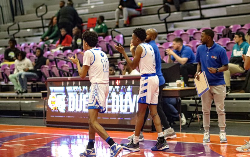 JBlouin_B5's tweet photo. ICA 2022-2023 Sophomore Season🤍💙 https://t.co/2xlocqg7IW