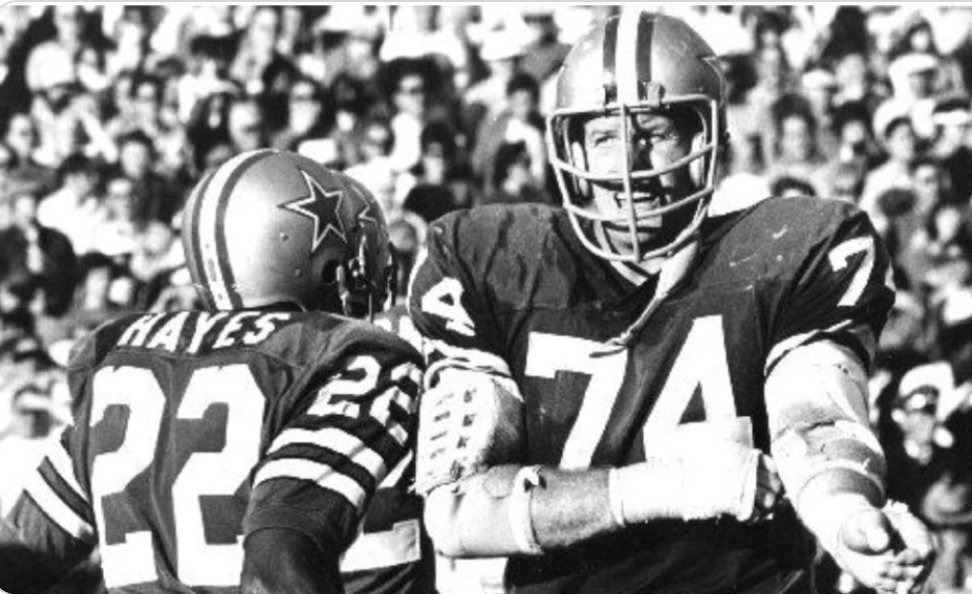Happy Birthday Mr. Cowboy, Bob Lilly, TCU Horned Frogs, Dallas Cowboys, Super Bowl VI Champion, 11x All Pro, College and Pro Football #HOF. (Below Bob Lilly #74 with Bob Hayes #22). @TCUFootball #TCU #OneHuddle #GoFrogs #DallasCowboys #NFL @ClintKPoppe https://t.co/rdOwpRzK1c