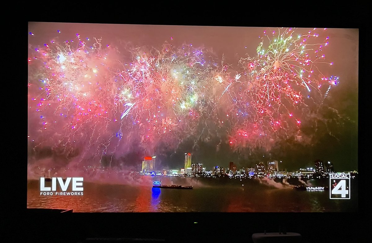 Just a bit of the Fourth of July fireworks from Detroit. Storms delayed them a bit but they were fabulous!!!! #FourthofJuly