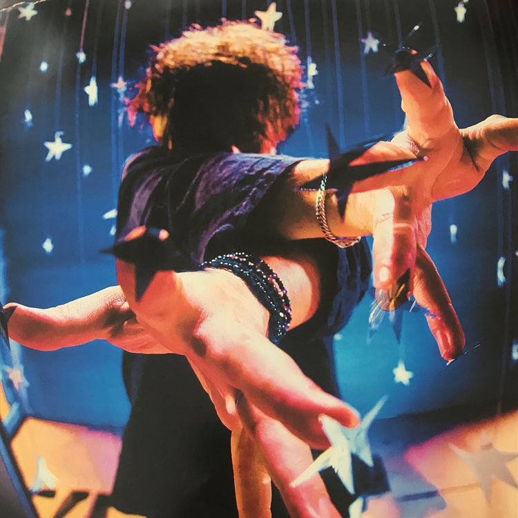 plainlovesong's tweet image. never letting anyone forget that will byers canonically listens to the cure