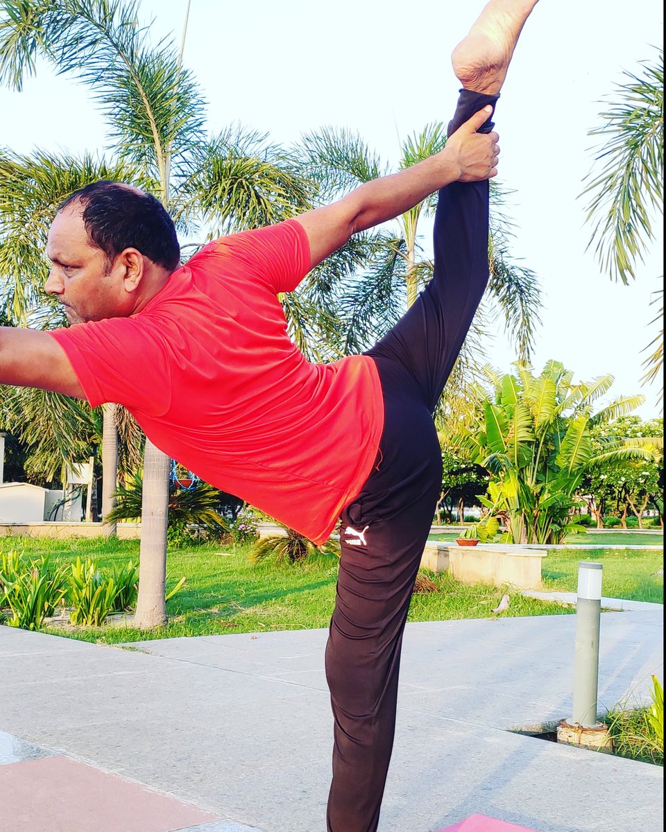 yogamukesh's tweet photo. नियमित योग प्राणायाम करें अपनी रोग प्रतिरोधक क्षमता को बढ़ाएं  हमेशा स्वस्थ और निरोगी रहें जय श्री राम https://t.co/L2A74IzUGx