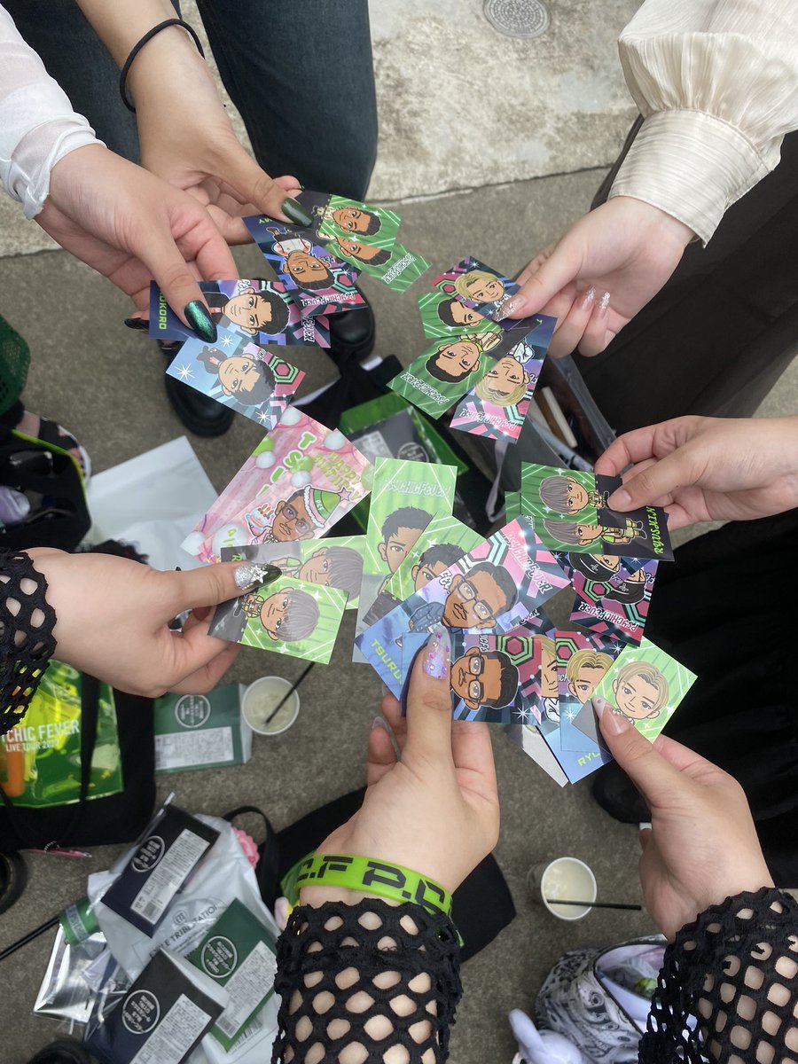 11o9_kok0_'s tweet photo. 出会って1時間も経ってない写真だと思う😂7人の大移動楽しすぎた〜♡
みんなありがとう(⁎ᴗ͈ˬᴗ͈⁎) https://t.co/WvQLWmahmR