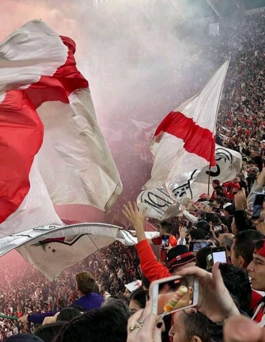 millonariaNoe's tweet photo. HOY JUEGA RIVER❤ https://t.co/4poVDosbKq