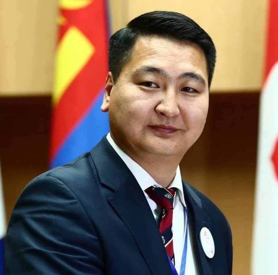 ШӨХТГ-ын дарга асан С.Мөнхчулуун “Эрдэнэс Монгол” нэгдлийн ТУЗ-ийн дэргэдэх Дотоод аудитын албаны Ерөнхий Аудитороор томилогджээ🙏ШӨХТГ-ын даргаар маш богино хугацаанд ажилласан ч   арилжааны банкуудын зээлийн шимтгэлийн асуудлыг шүүхээр шийдүүлж чадсан энэ залуу "Эрдэнэс