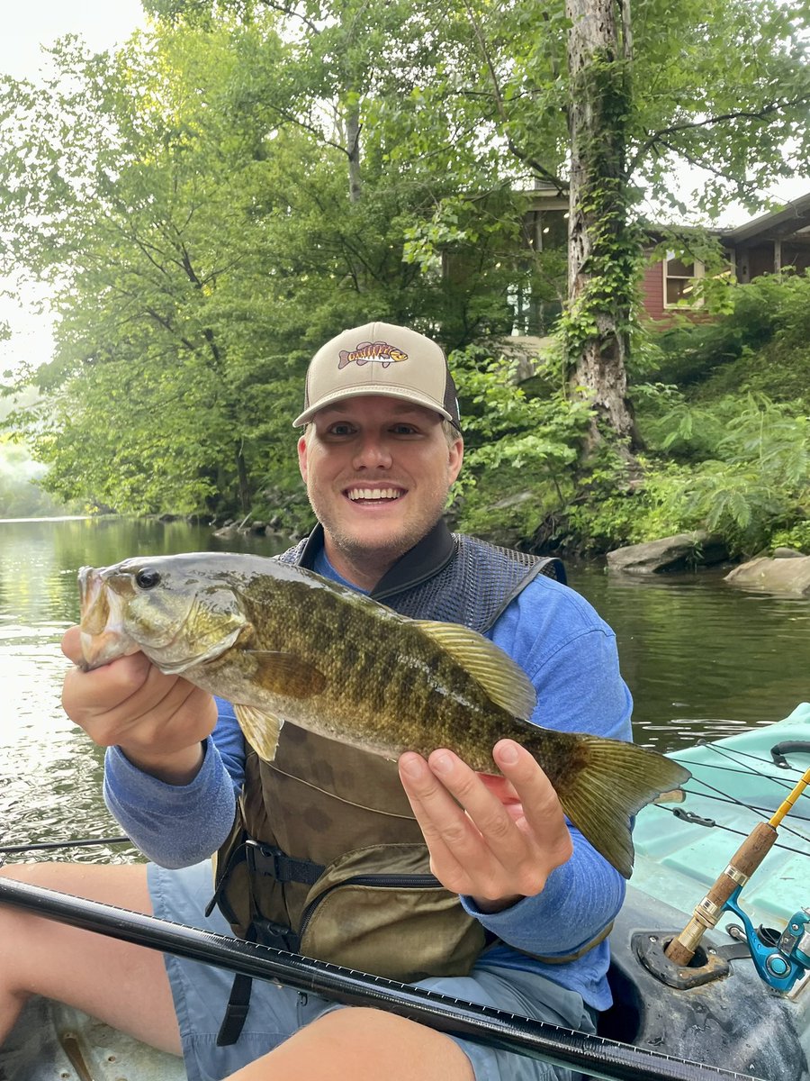 fishthunderbird's tweet photo. Frank and Katie got into some East Tennessee skinny water to catch some brown fish! They had a 20 fish day throwing some Thunderbird black neds in the current! #smallmouthbass #smallmouthbass #creekfishing
#smallmouthcandy #finessefishing
https://t.co/sDFaYUmmF3 https://t.co/u7zVYblvTp