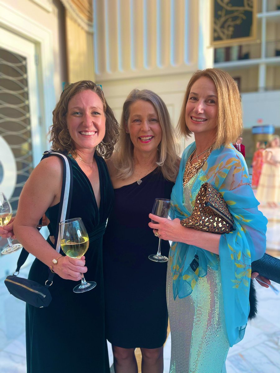 #ASE2022 Seattle and now #ASE2023 NationalHarbour are history! Seems like just a few days in between- How time flies!  Before you know it, will be #ASE2024 and we'll be saying #SeeYouInPortland!  

❤️being with these awesome ladies!
@maddiejane25 @CarolKCM #SonographersRule!