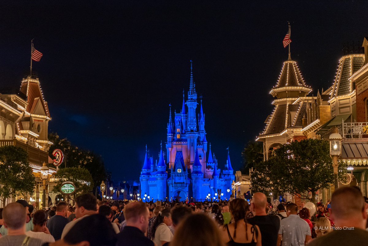 adam_ap_wdw's tweet image. Magic Kingdom waiting on Happily Ever After! #happilyeverafter #WaltDisneyWorld #disneyworld #WDW #Disney #disneyphotography