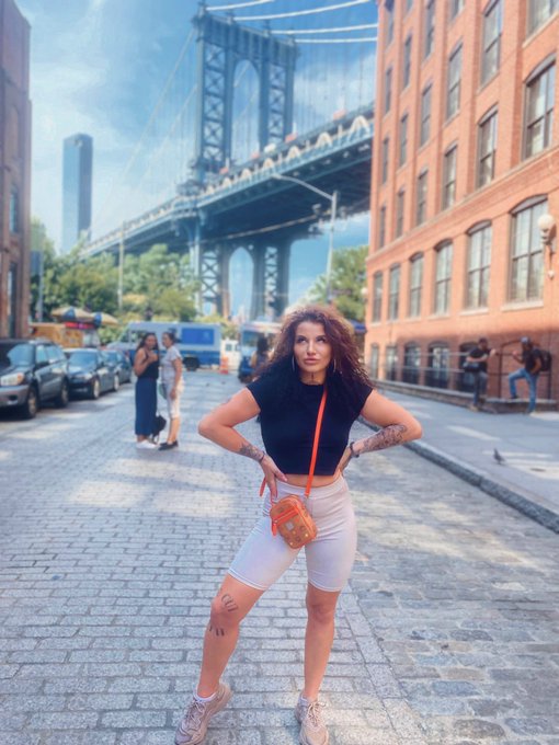 Caption needed 👀👀👀 https://t.co/7ml3LinAkY<a href="/tag/ufc277"class="tags"><span>#ufc277</span></a>