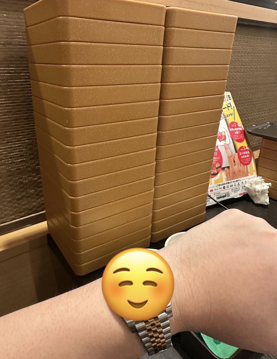 P_chan_116500LN's tweet photo. 貧困なので友達とシャブ葉で100枚食べました。
なかなか持って帰ってくれなくてタワー作って遊んでたら嫌な顔されました。

悲しい。

向こうが見えるくらい肉が薄くて、これならいくらでも食べれるなと思いました。

#DJ40
#ロレゾール https://t.co/GD6XCVIpGy