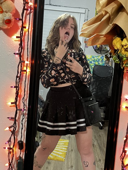 The dirty mirror just makes it&hellip; dirtier😅😈🥴 https://t.co/NgR4B8cliZ<a href="/tag/newprofilepic"class="tags"><span>#newprofilepic</span></a>