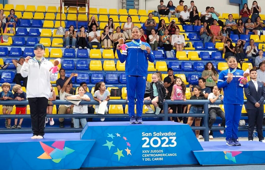#SanSalvador2023 Karla Navas (PAN) y Diorges Escobar (CUB) ganaron en los Centroamericanos y del Caribe.
