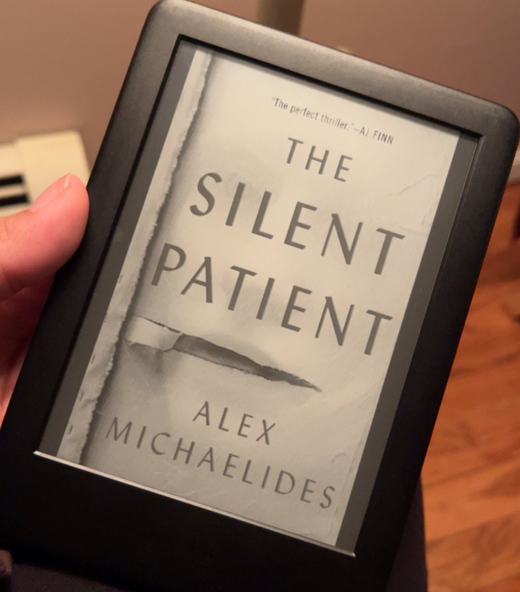 itsyagirlshayyy's tweet image. heyy everyone ,Im new to #booktwt  and I’m looking for some mutuals ☻

~ 16 , she/her 
~ genres : thriller , romance , mystery , fantasy, historical romance 
~ favorite book : The seven husbands or Evelyn Hugo , ignite me , twisted love etc.