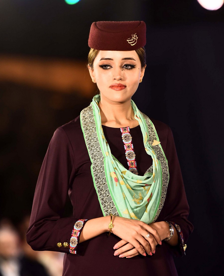 Zhang Meifang on Twitter "Shining jewellery, exquisite makeup and