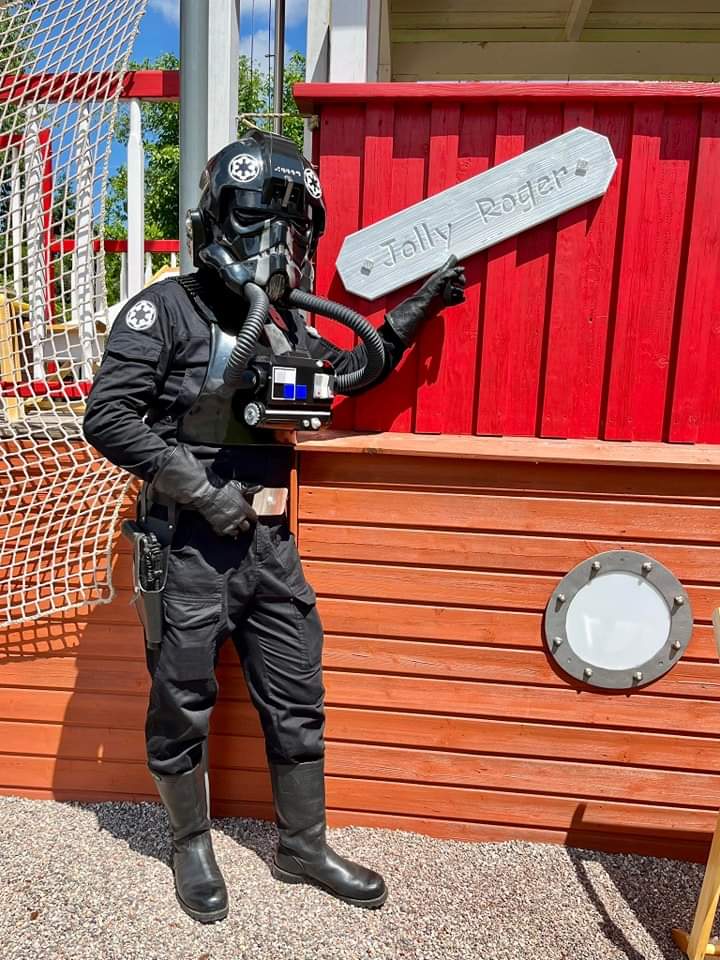 TI-99084 from German Garrison found one of our cadet training sites!

#JRS #BadGuysDoingGood #TIEPilot #StarWars #JRS501st